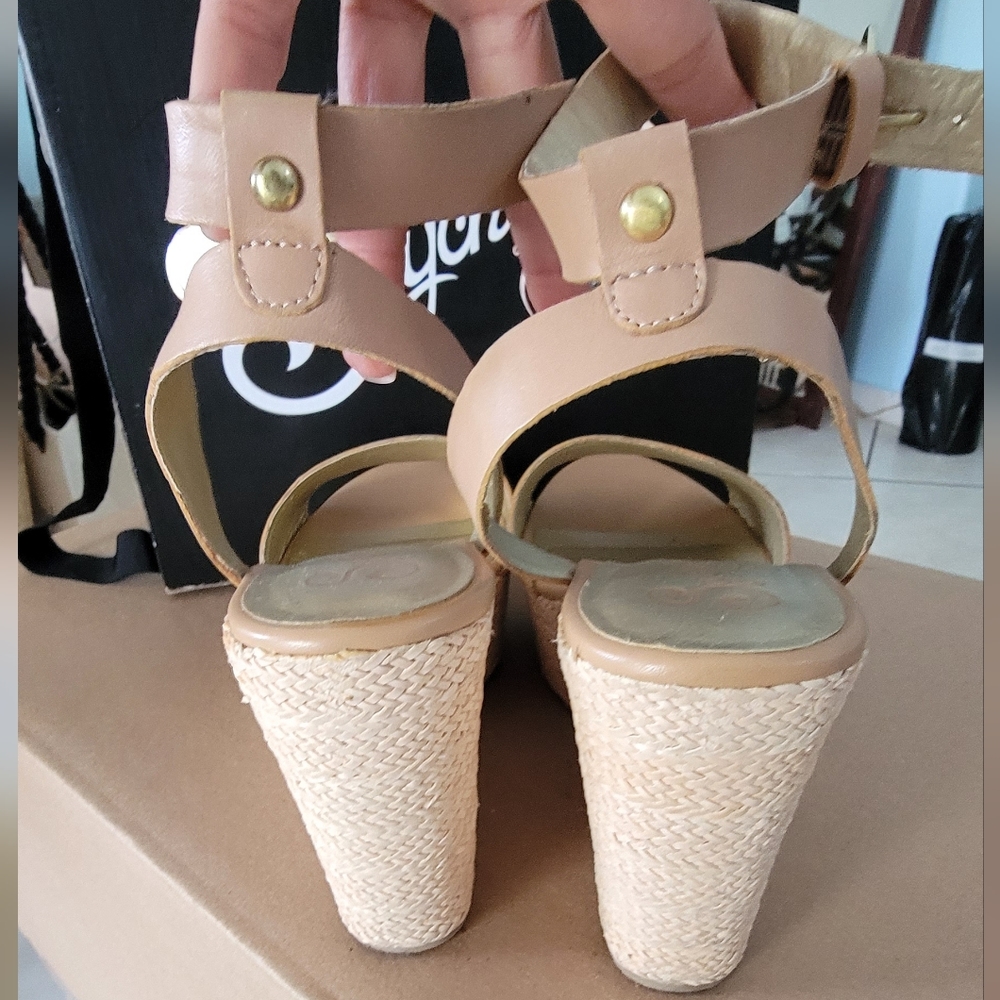 Leather platform sandals - Picture 4 of 5